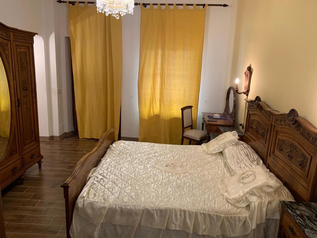 Bouganville Viverone Rom bilde